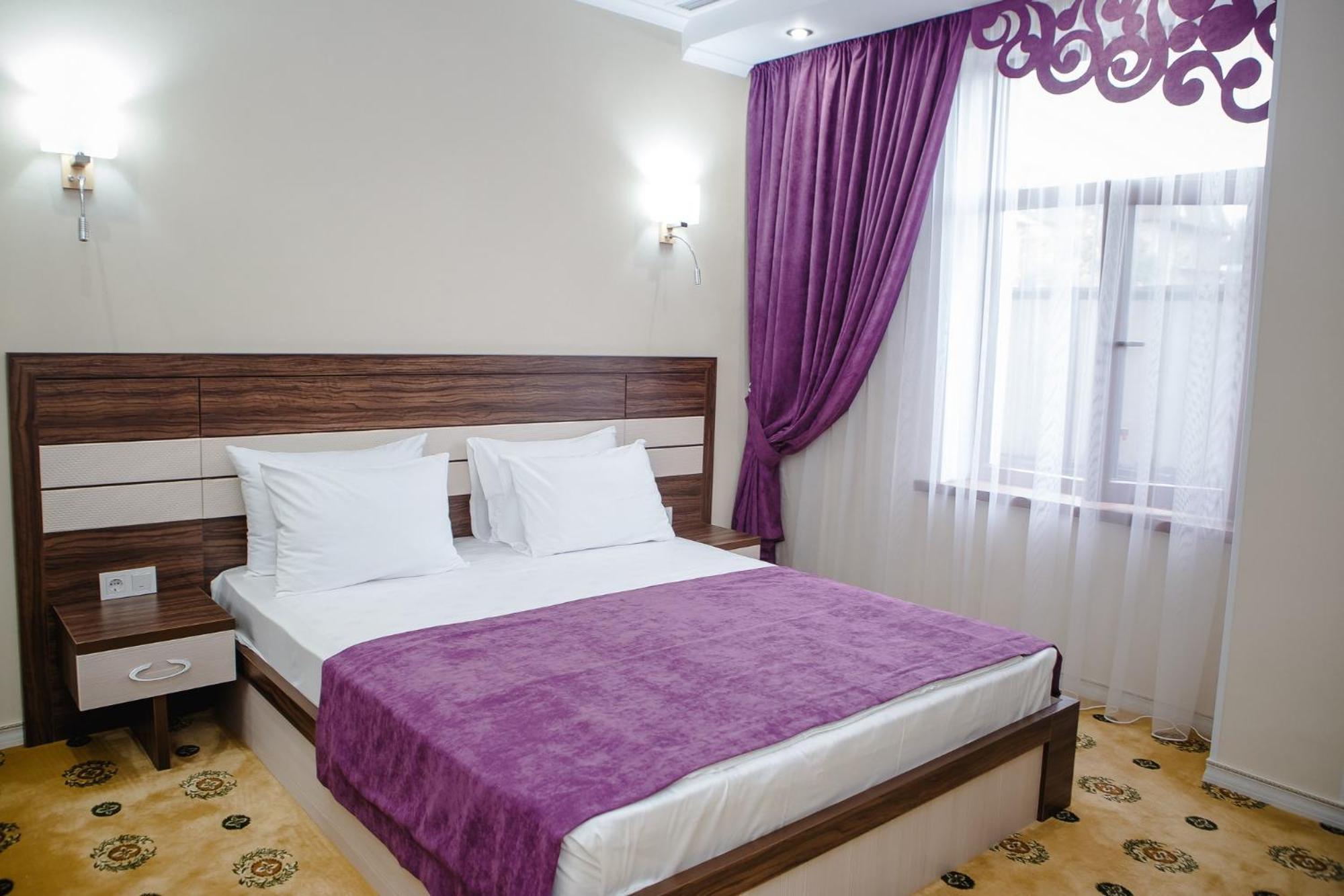 Luxury House Hotel Shymkent Ngoại thất bức ảnh