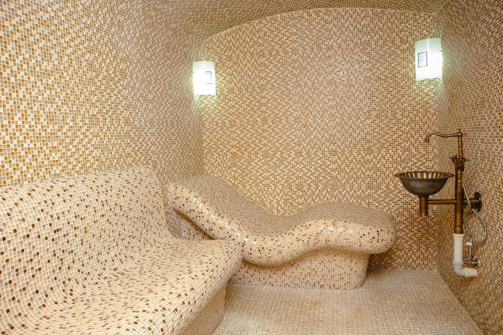 Luxury House Hotel Shymkent Ngoại thất bức ảnh