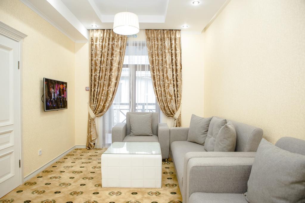 Luxury House Hotel Shymkent Ngoại thất bức ảnh