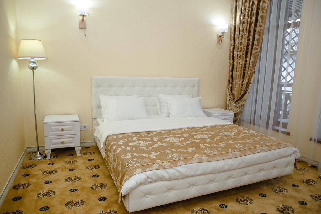 Luxury House Hotel Shymkent Ngoại thất bức ảnh