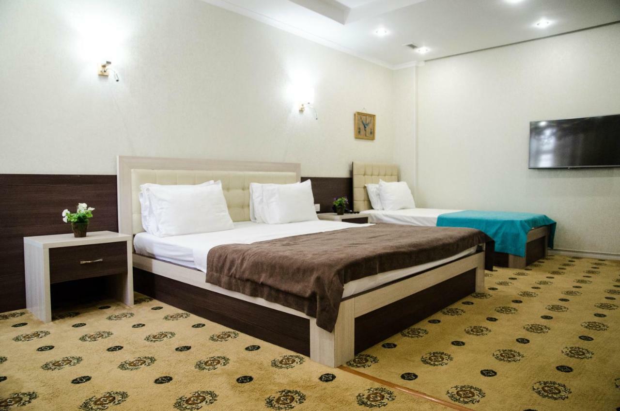 Luxury House Hotel Shymkent Ngoại thất bức ảnh