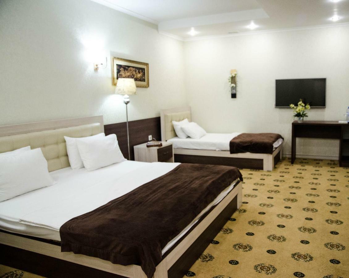Luxury House Hotel Shymkent Ngoại thất bức ảnh