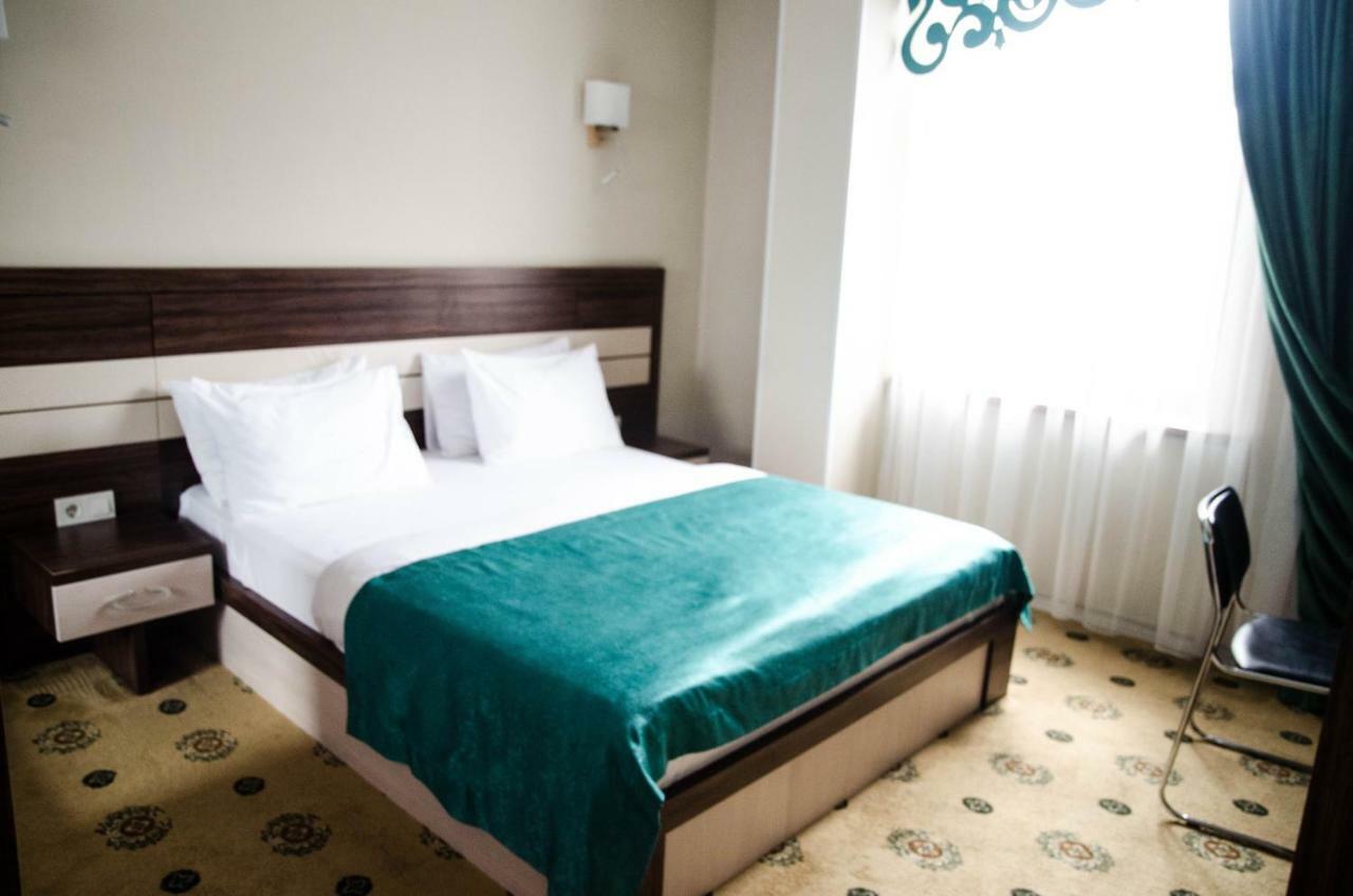 Luxury House Hotel Shymkent Ngoại thất bức ảnh