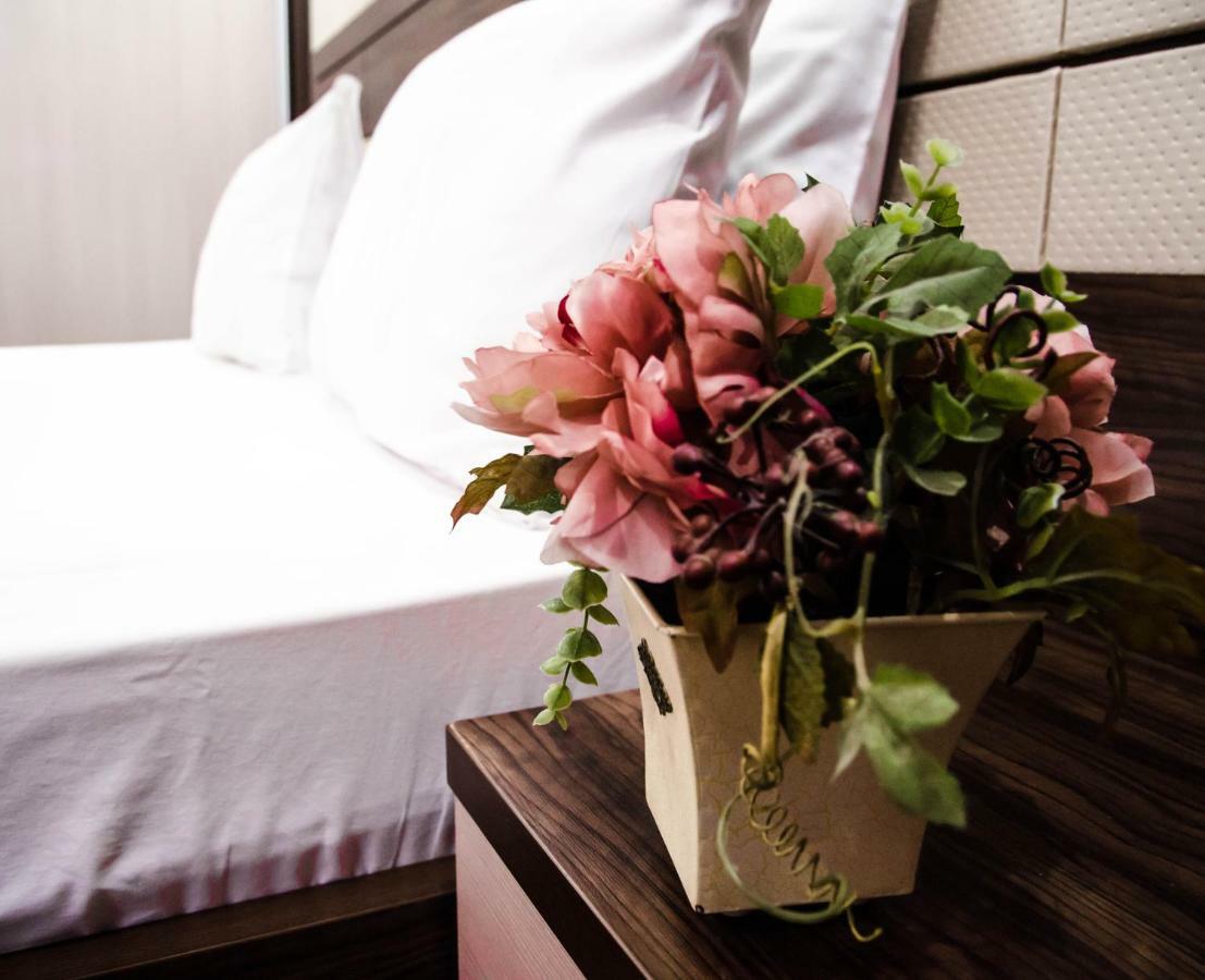 Luxury House Hotel Shymkent Ngoại thất bức ảnh